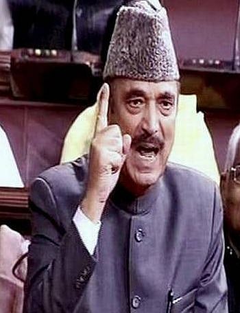 Azad slams govt for not allowing Congress spokesman to hold presser in Jammu