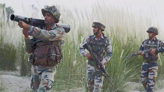 Solider killed in Pak firing along LoC, Army responds strongly