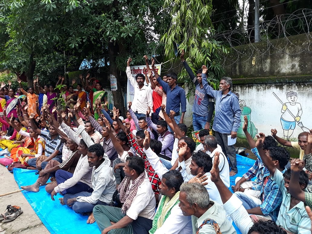 Jharkhand: Food grains  denied to people in West Singhbhum for 2 years due to Aadhaar failures