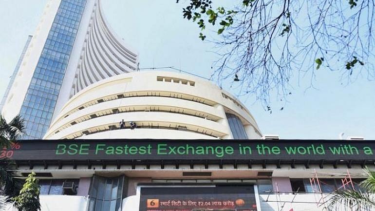 Sensex tanks over 418 points amid political uncertainty over Jammu and Kashmir 