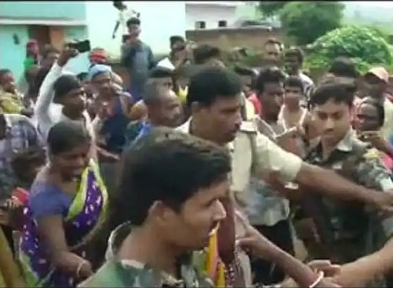 Woman thrashed by mob over suspicion of Child-lifter, rescued in Jharkhand’s Giridih