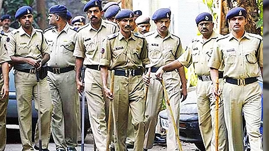 Policing woes in India: outdated weapons, lack of communication devices, transportation, plenty of funds