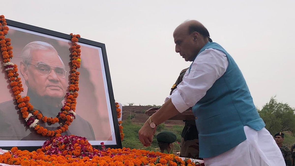 Defence Minister Rajnath Singh paying tribute to former PM Atal Bihari Vajpayee in Pokhran on Friday. (Photo courtesy: Twitter)
