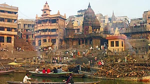Varanasi: Ghats flooded, streets turn into cremation grounds