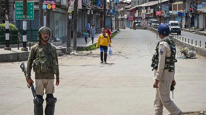 Administration assures that medicines are in stock for 15-20 days in J&K 