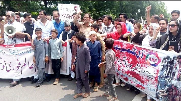 There were protests across Pakistan against India abrogating Article 370 from J&amp;K.(photo courtesy: social media)