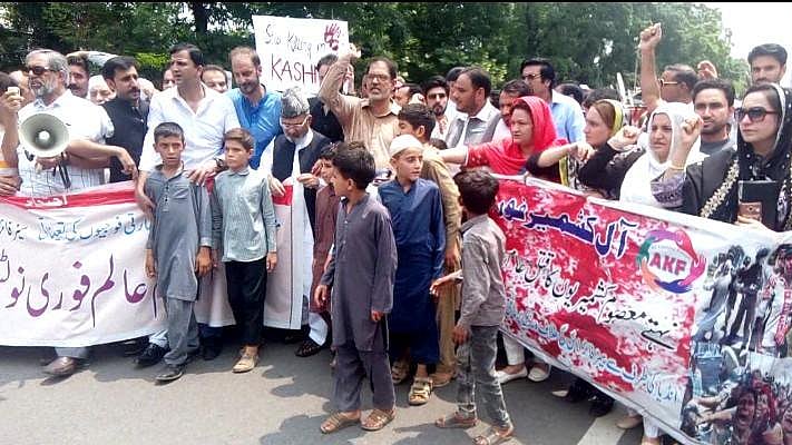 There were protests across Pakistan against India abrogating Article 370 from J&amp;K.(photo courtesy: social media)