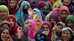 Women’s groups raise concerns over rights violations in Kashmir, demand restoration of Article 370