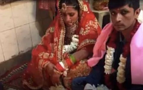 In a filmy style, cop marries dreaded gangster, embarrasses UP Police  