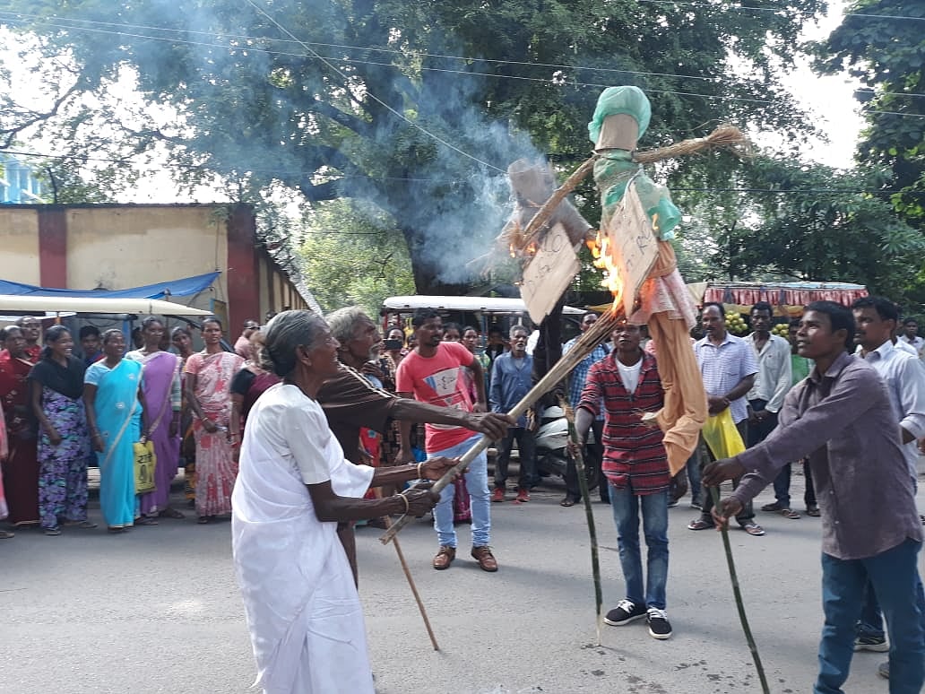 Jharkhand: Food grains denied to people in West Singhbhum for 2 years due to Aadhaar failures