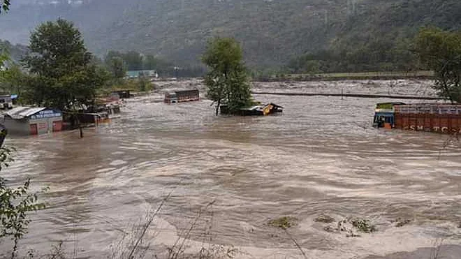 6 stuck in flash floods rescued, educational institutions closed in Kangra due to rain