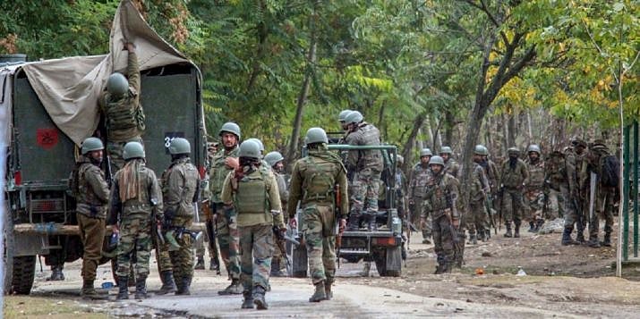 Amarnath Yatra called off, tourists asked to return, Kashmiris scramble for food and fuel
