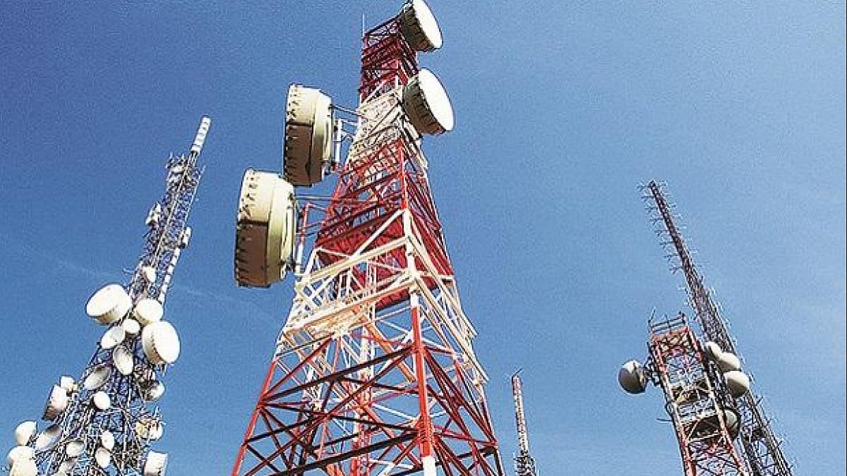 Kashmir: No phone services, yet residents receive fat bills