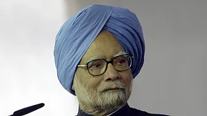 Manmohan Singh: Modi govt should take CMs’ views before changing Finance Commission’s terms of reference