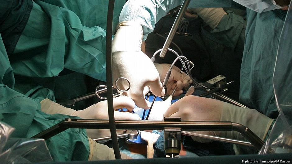 Between 1995 and 2021, the majority of organ transplants in India, totaling 36,640, were performed on men, with only about 20% on women (photo: DW)