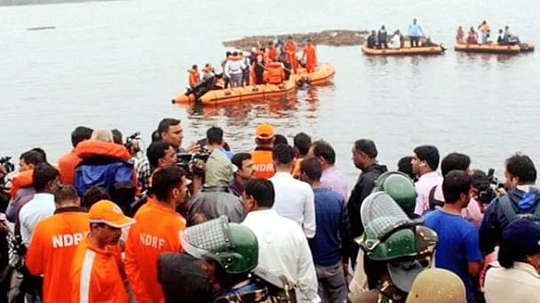 Headlines at 9 pm Sep 15: At least 12 drown, 30 missing in Andhra boat mishap
