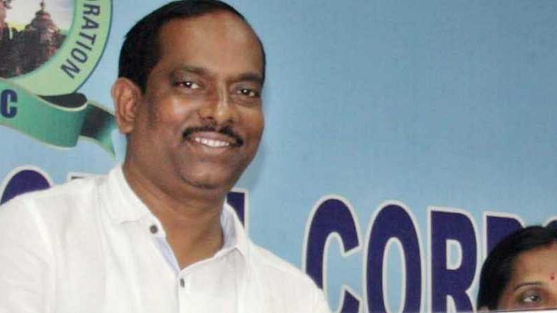 MLA goes to sensitise traffic rules, fined for illegal parking