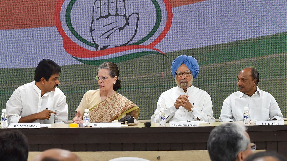 Congress President Sonia Gandhi, former PM Manmohan Singh, senior party leaders A.K. Antony and K.C. Venugopal. 