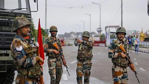 Student petitions K’taka HC against communication blockade in Kashmir