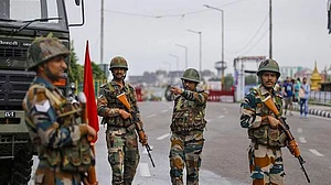Student petitions K’taka HC against communication blockade in Kashmir