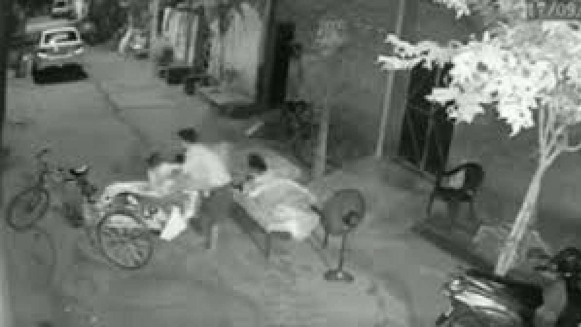 WATCH: Man caught on camera trying to abduct 4 year old child 
