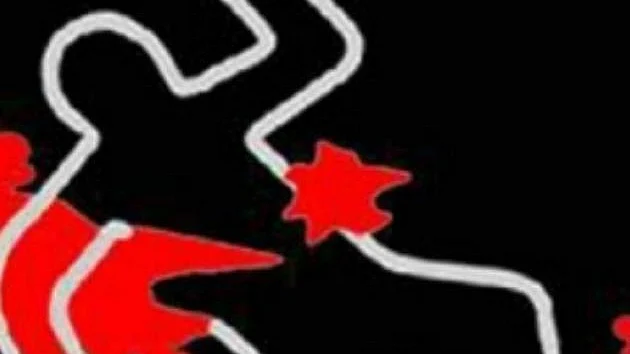 Gang kills local Congress functionary by hurling country bomb