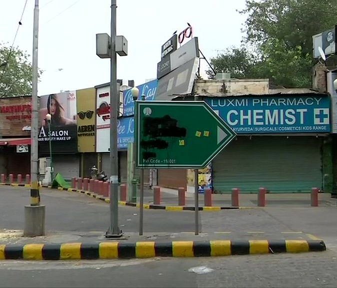 Hindu Sena blackens Delhi’s Babar Road signage