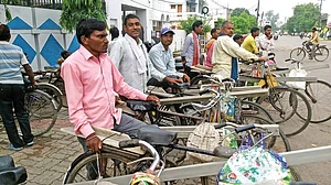 Slowdown Woes: India’s mazdoors struggle to survive