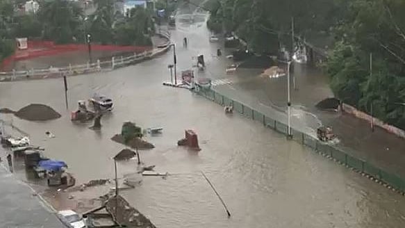 Flooded roads in Patna on Saturday after 48 hours of incessant rains (NH photo)