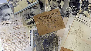 Sahir Ludhianvi’s priceless handwritten notes, poems found at scrap shop!