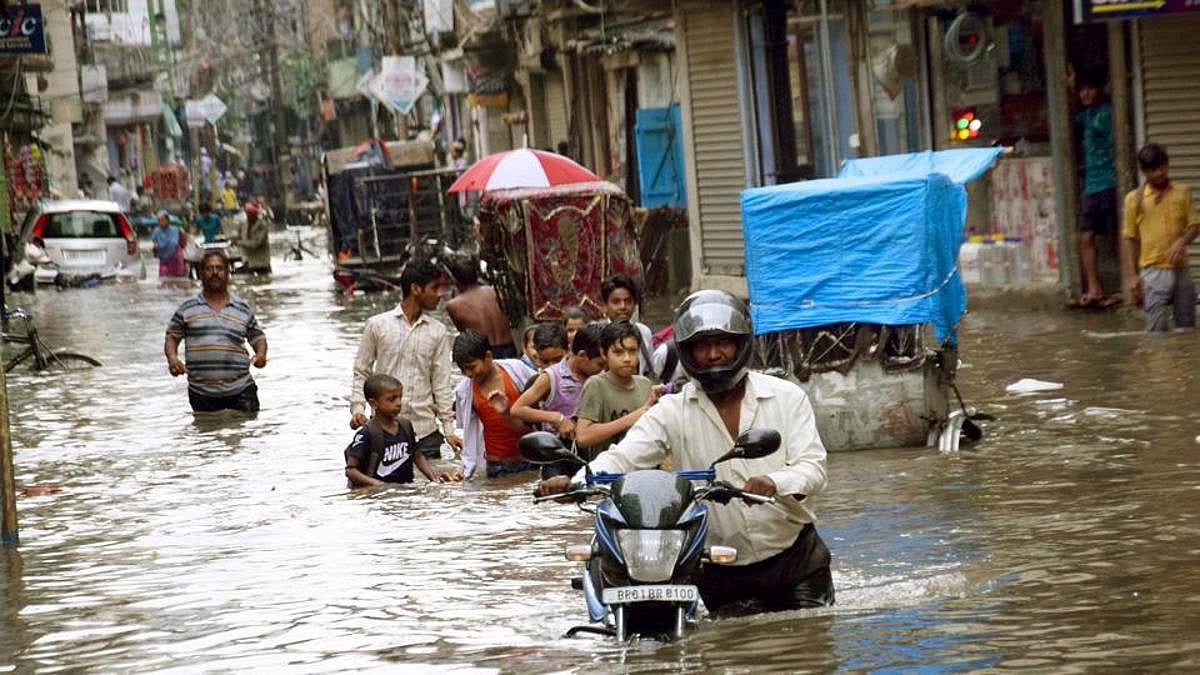 Netizens worried by incessant rains all over India