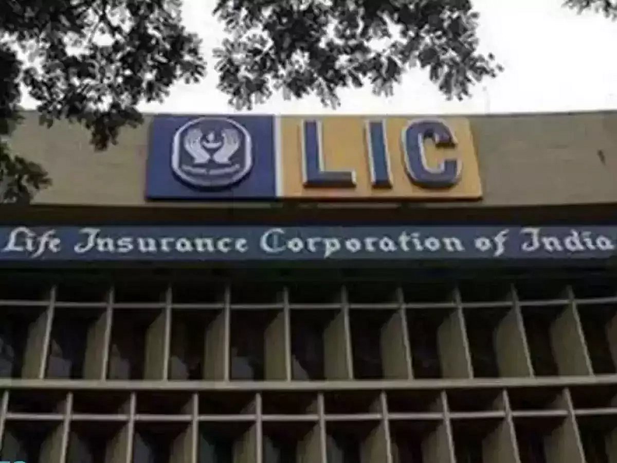 LIC forcing IDBI Bank to mis-sell insurance policies