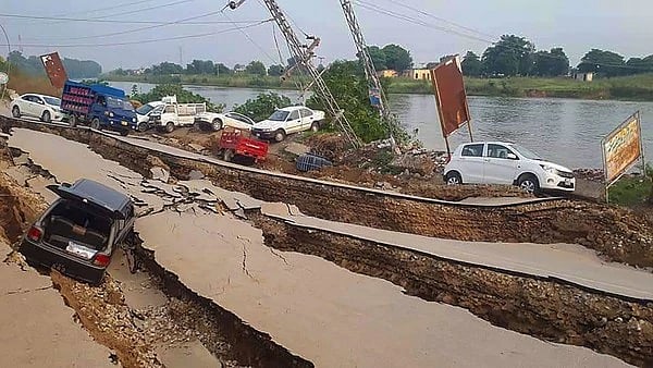 6.3 magnitude quake shakes north India, 19 killed near epicentre in PoK 