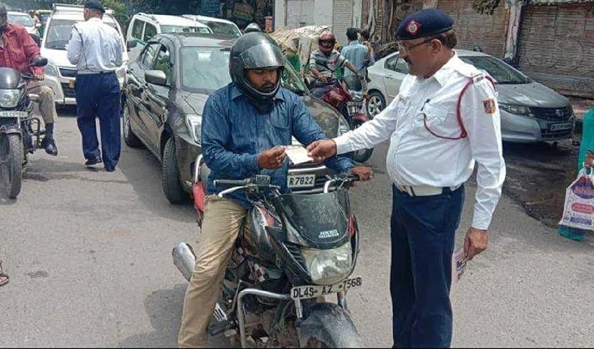 Karnataka to follow Gujarat order on cut in penalties under Motor Vehicles act
