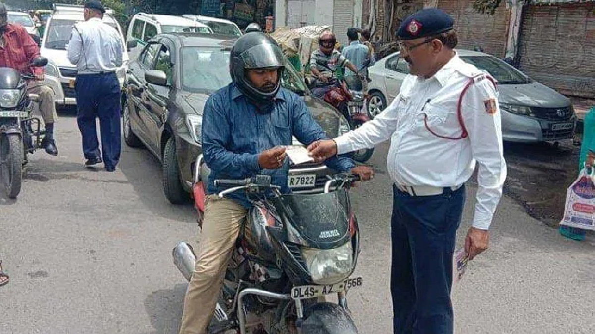 Karnataka to follow Gujarat order on cut in penalties under Motor Vehicles act