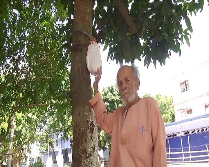 Bihar man who has treasured wife’s ashes for 27 years  