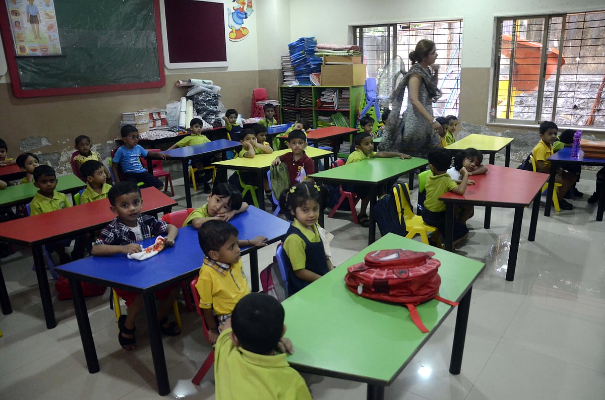 Hindi school books in UP now in Braj, Bhoj, Awadhi