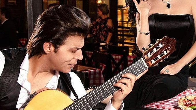 SRK’s doppelganger sets social media on fire  