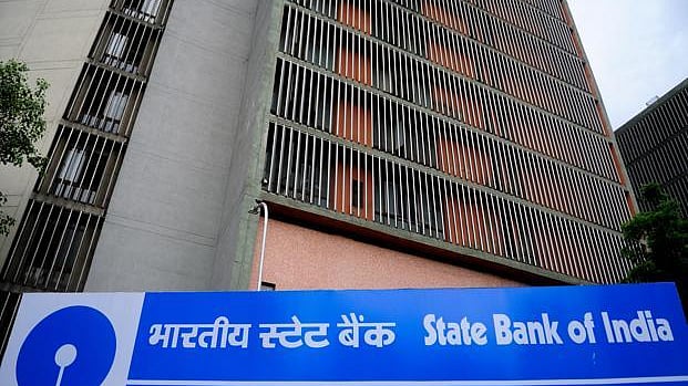 Who are the 220 defaulters whose ₹76,600 Cr loans have been written off by SBI?