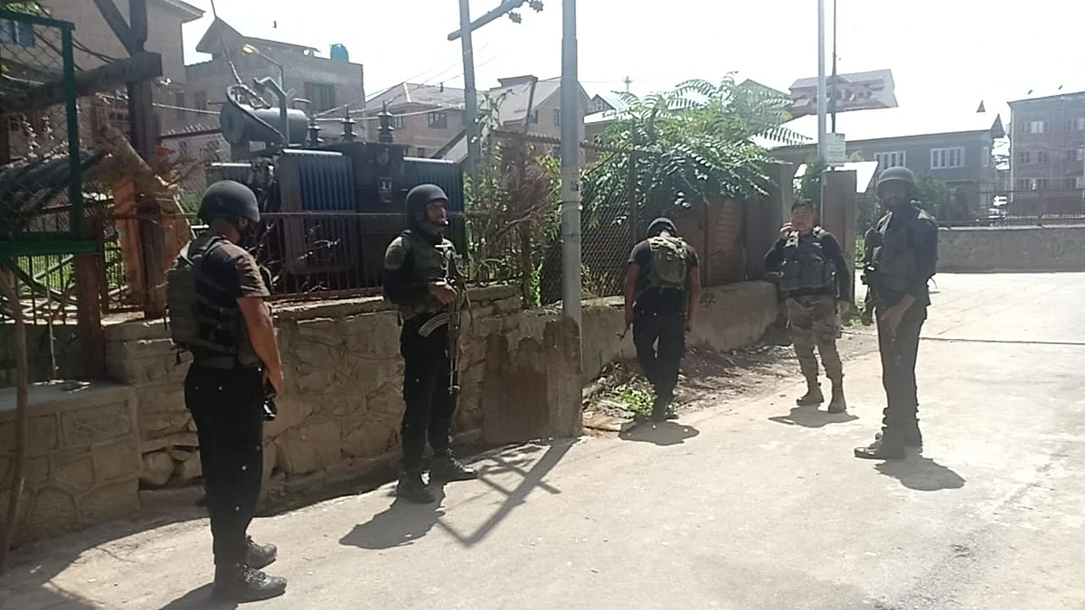 Security forces in Anantnag district, Kashmir (IANS Photo)
