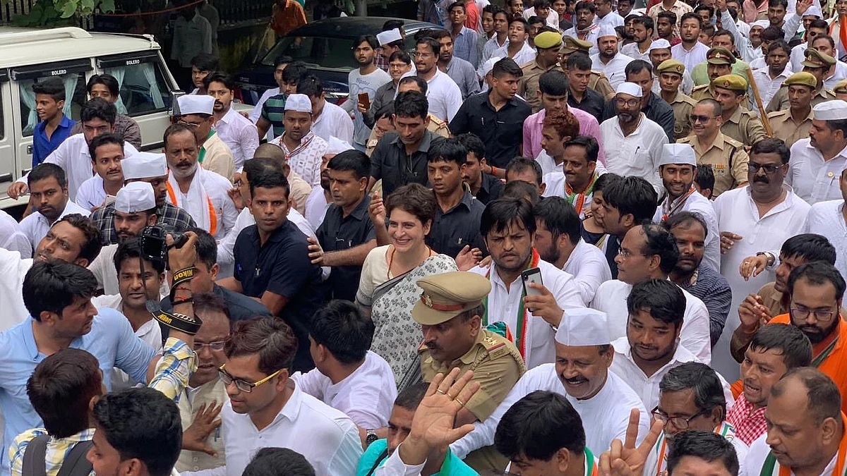 Congress general secretary Priyanka Gandhi leading a padyatra in Lucknow on Gandhi Jayanti on Wednesday, Oct 2, 2019 (Photo courtesy: UP Congress) 
