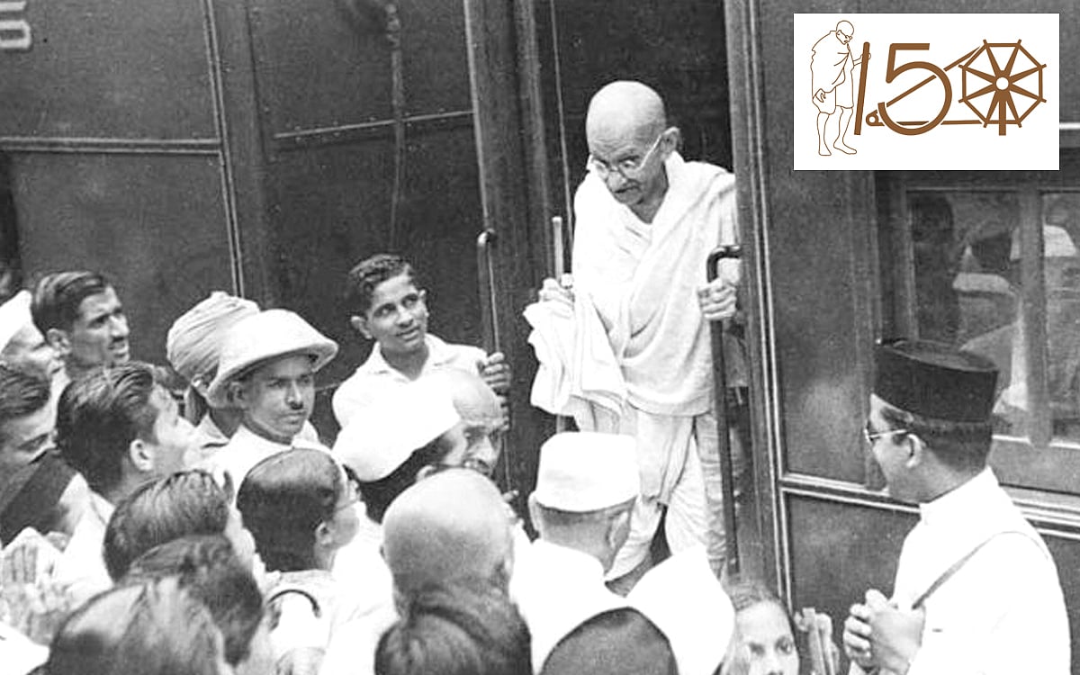 Mahatma Gandhi wasted no time even on trains       