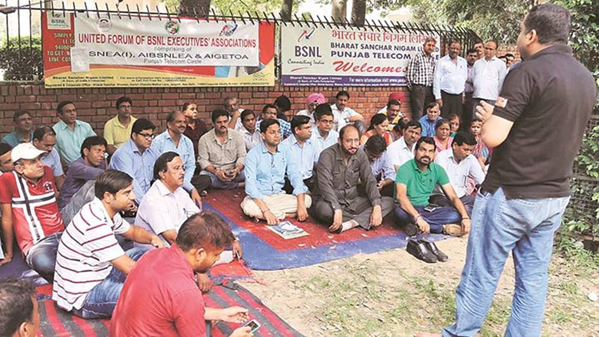 File photo of BSNL employees staging a protest (Courtesy: Social media)