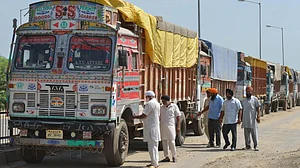 Non-local truck drivers given protection in Kashmir