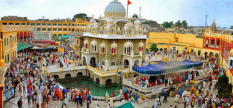 Sikh devotees’ procession leaves from Delhi for Nankana Sahib