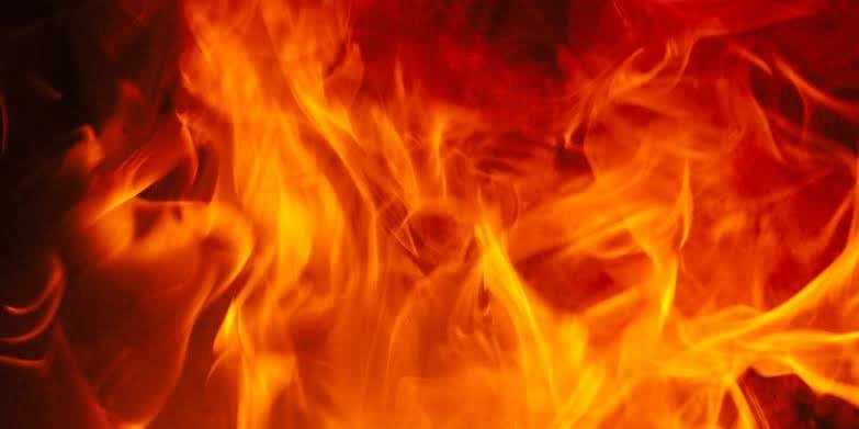 Fire breaks out at a commercial building  opposite Yash Raj Films studio in Andheri, Mumbai  