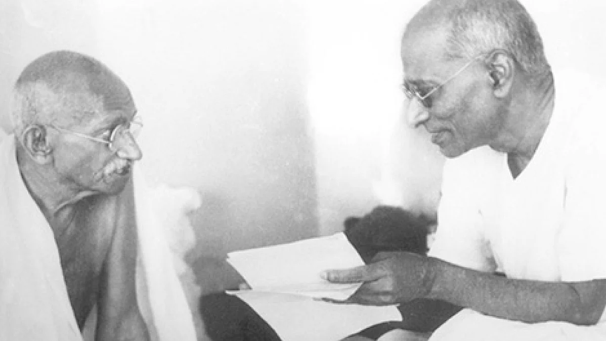 Rajaji with Mahatma Gandhi (Photo courtesy: social media)