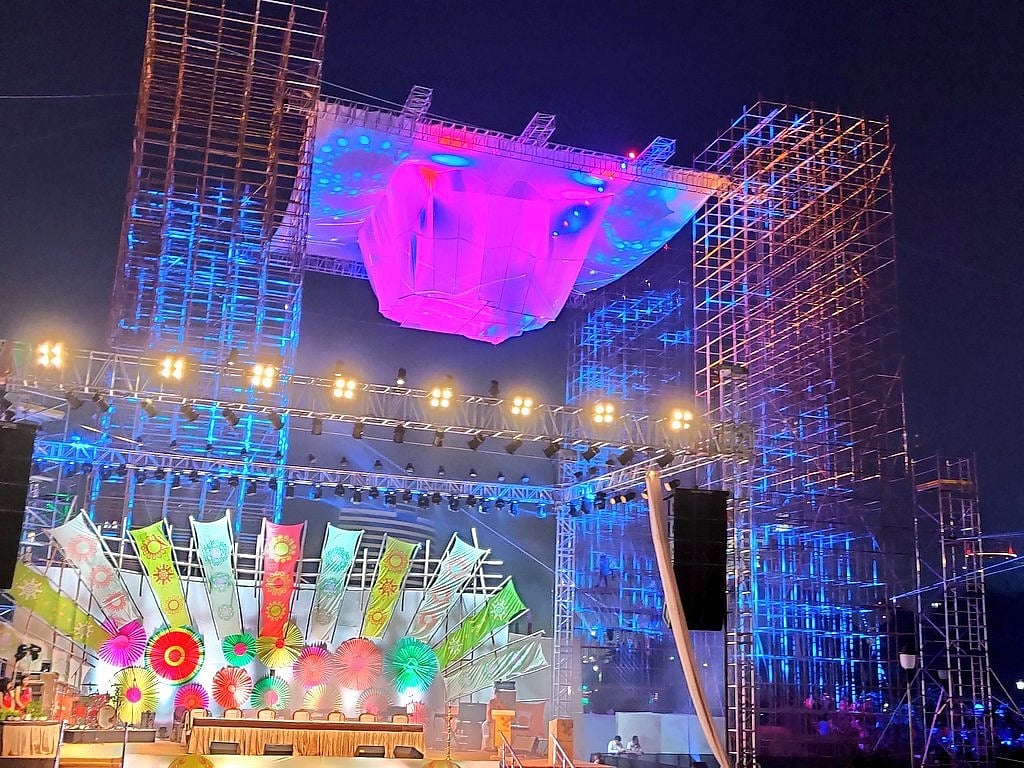 Amid economic gloom, India lights up in Diwali spirit