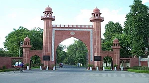 Teachers hold dharna demanding appointment of AMU vice chancellor