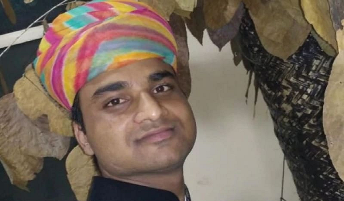 Support pours in for the Muslim teacher of Sanskrit at BHU
